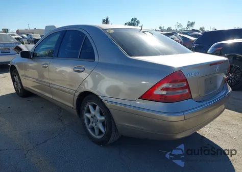 2002 Mercedes-Benz C 240 from USA, damaged, VIN WDBRF61J62F287178